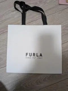 FURLA ショップ袋 ホワイトのサムネイル
