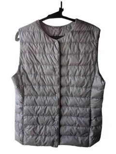 【美品】ユニクロ ライトウェイト ダウンベスト グレー レディースM