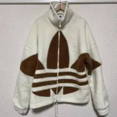 人気色ラスト1点 adidas シェルパ ジャケット O (XL)新品 - メルカリ