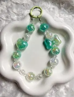 ビーズキーホルダー　ストラップ　緑　グリーン　ハンドメイド　スマホストラップ