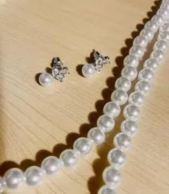 パールとキュービックジルコニアのネックレス＆ピアスセット　新品　未使用品