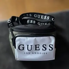 GUESS ボディバッグ ウエストポーチ カーキ ホワイト