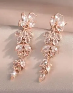 ローズゴールド 花モチーフ ロングピアス