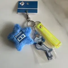 ファイターズ　18 山崎福也　キーチェーン　星　アクリル　未使用品