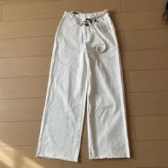 新品未使用MOCAジーンズ　デニムオフホワイト