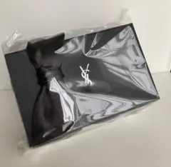 【新品未開封】YSL イヴ・サンローラン　ギフトセット　キャンドル　ヘアクリップのサムネイル