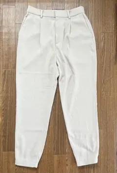 ユニクロ ジョガーパンツ L グレージュ色