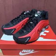 NIKE SHOX R4 ブラック/レッド 27cm