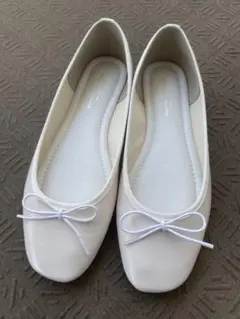 フラットシューズ