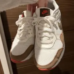 Nike スニーカー 白×ベージュ