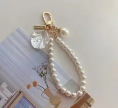 ホワイトパール ビーズストラップ