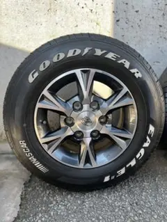トヨタハイエース 純正メーカーオプションホイールタイヤ 溝ありのサムネイル