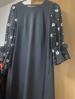 花柄刺繍シースルー袖ワンピース ブラック 40