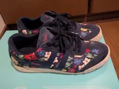 キャス・キッドソン　Gola ネイビー フラワー スニーカー