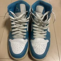 NIKE AIR JORDAN 1 MID ブルー ホワイトのサムネイル