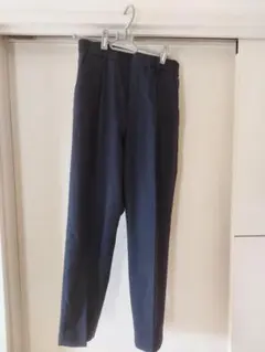 ネイビー テーパードパンツ ウエスト68cm