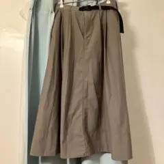 ベージュ　スカート　Mサイズ