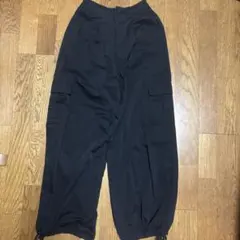 ブラックカーゴパンツ ドローストリング付き