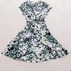 4*9様 美品　EGERIE エジェリ ワンピース　カシュクール　ワンピース　花のサムネイル