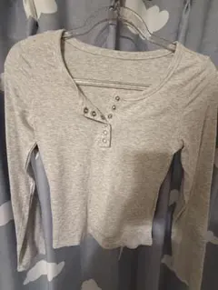 ヘンリーネック Tシャツ