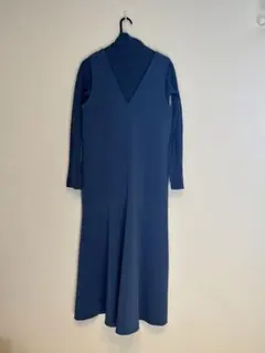 Mila Owen Vネックワンピース　タートルネック