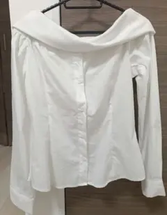 肩出し シャツ