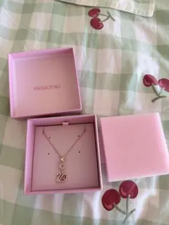 Swarovski スワンモチーフ ネックレス