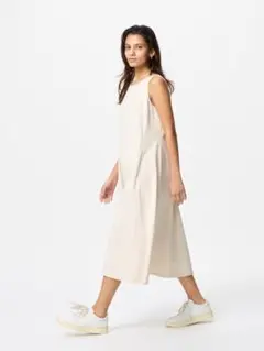 ユニクロ　ウルトラストレッチワンピース/ノースリーブ/丈 短め