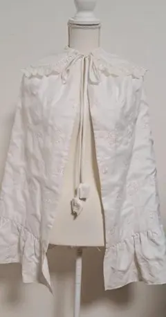 フリル付きケープ