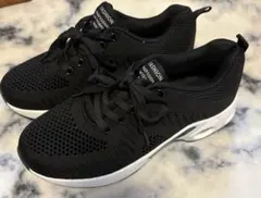 【新品】エアクッションスニーカー ランニングシューズ 黒 軽量　メッシュ素材