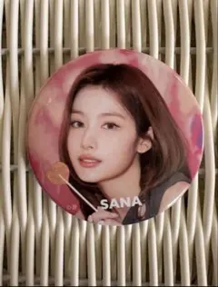 TWICE サナ 缶バッジ