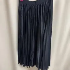 UNIQLO × Thery ブラック プリーツスカートのサムネイル