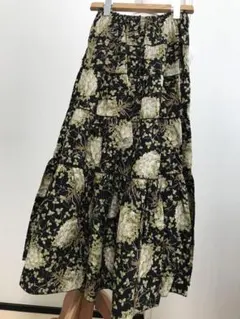 ★貴重　未使用　ワンダフルワールド　白詰草ブーケ　クローバー　フレアスカート　黒のサムネイル