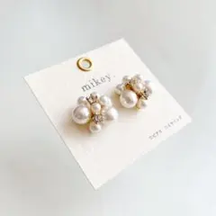 パール ピアス イヤリング 小ぶり フラワー ビジュー 結婚式 卒業式 入学式