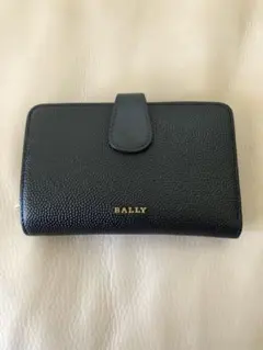 【Bally】二つ折り財布　本革のサムネイル