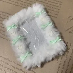 セール！硬質トレカケース デコ b8サイズ ファー、リボン みどり、グリーン