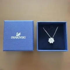 SWAROVSKI 花型クリスタルネックレス