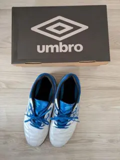 umbro　アンブロ　フットサルシューズ　靴　青　白　サッカー　屋内　23.5