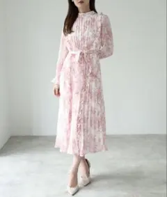 新品　tocco closet りぼん付きフリル装飾　プリーツワンピース