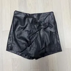 ZARA 黒 ショートパンツ Sサイズ