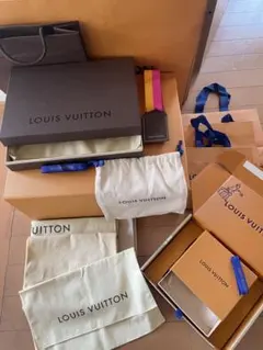LOUIS VUITTON ルイヴィトン ギフトボックス空箱3個、紙袋、巾着付き