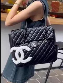 CHANEL ブラック キルティング トートバッグ