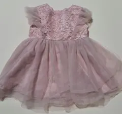 フリル付き薄いピンクベビードレス