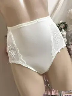 補正ショーツ