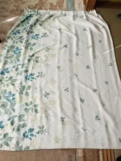 ボタニカル柄カーテン 白地 ブルーグリーン植物