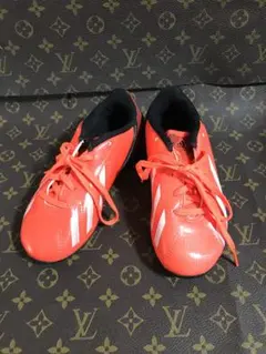 人気商品、アディダス F50 サッカーシューズ トレーニング 18cm キッズ