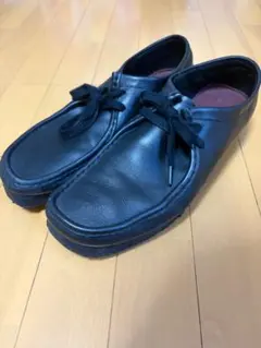 クラークス Clarks ワラビー【28】オールレザー ブラックのサムネイル