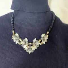 フラワーモチーフ ネックレス ブラック