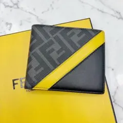 美品✨ フェンディ 7M0169 ダイアゴナル ズッカ 二つ折り財布のサムネイル