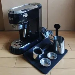 デロンギ デディカ エスプレッソマシン イリーカフェポッド付き